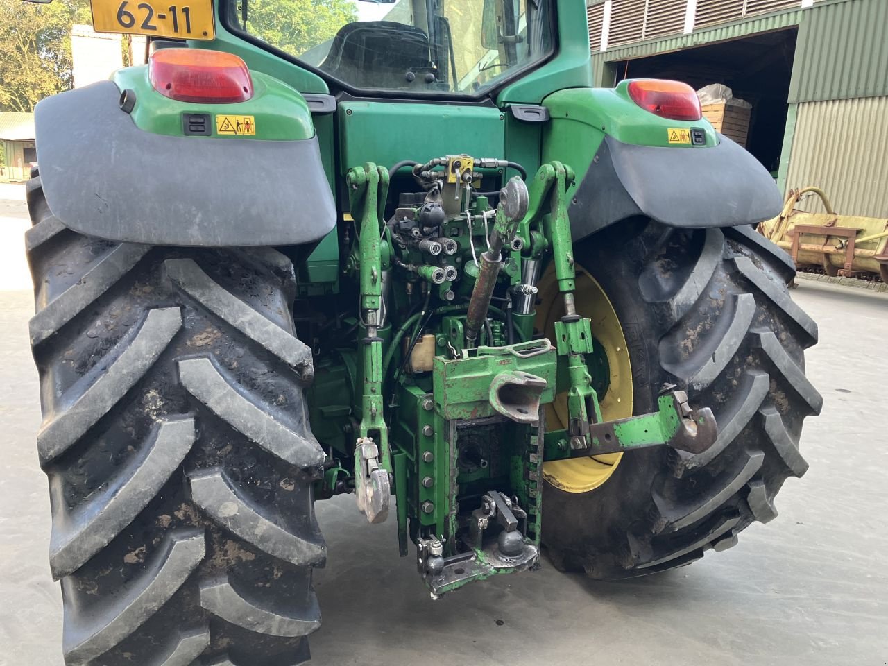 Traktor tip John Deere 6820, Gebrauchtmaschine in St. - Jacobiparochie (Poză 6)