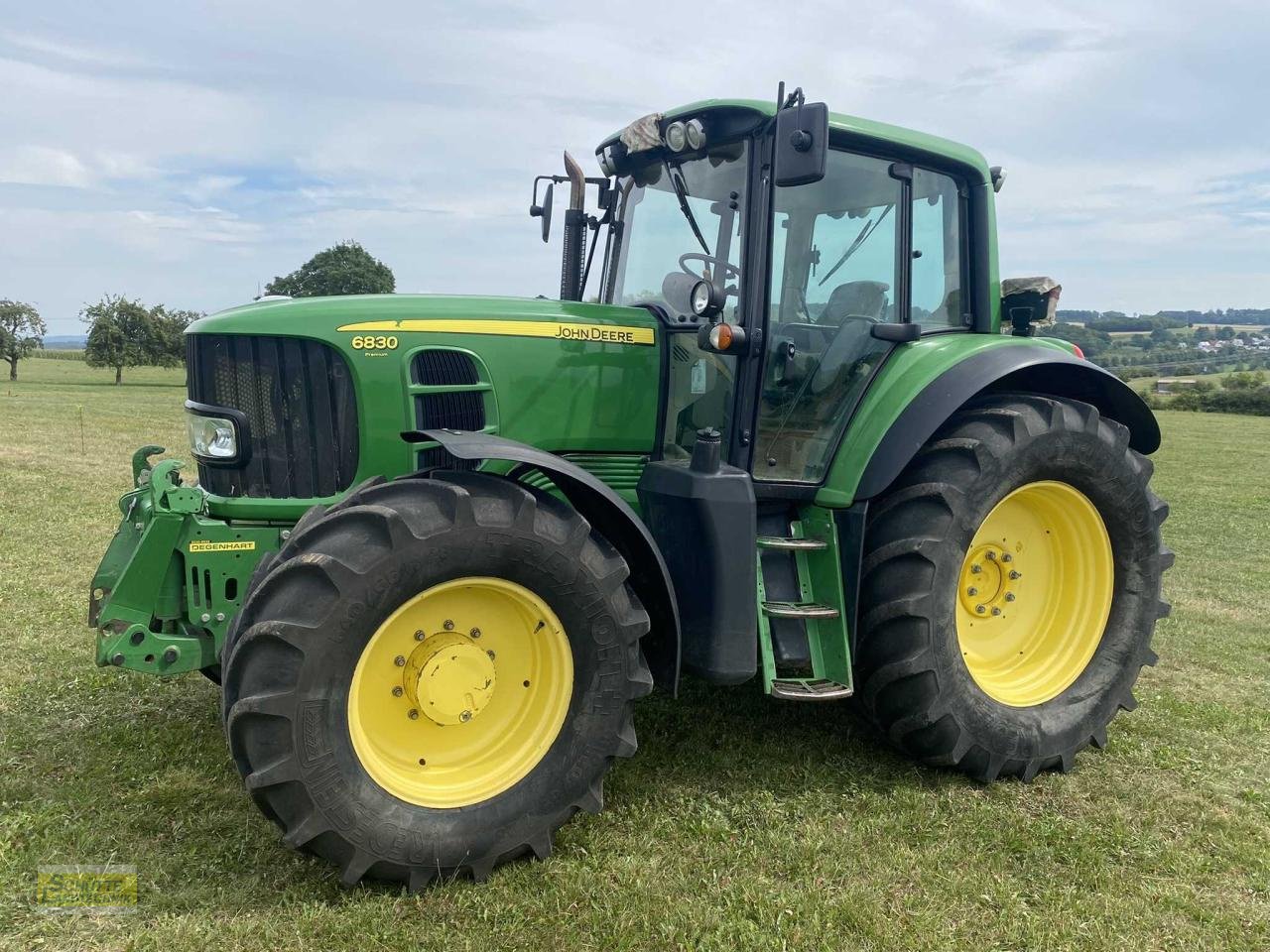 Traktor van het type John Deere 6830 Premium AQ Eco, Gebrauchtmaschine in Marsberg-Giershagen (Foto 1)