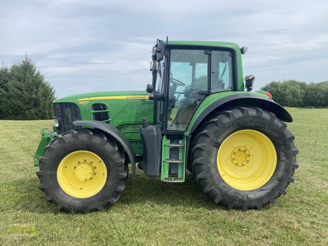 Traktor van het type John Deere 6830 Premium AQ Eco, Gebrauchtmaschine in Marsberg-Giershagen (Foto 11)