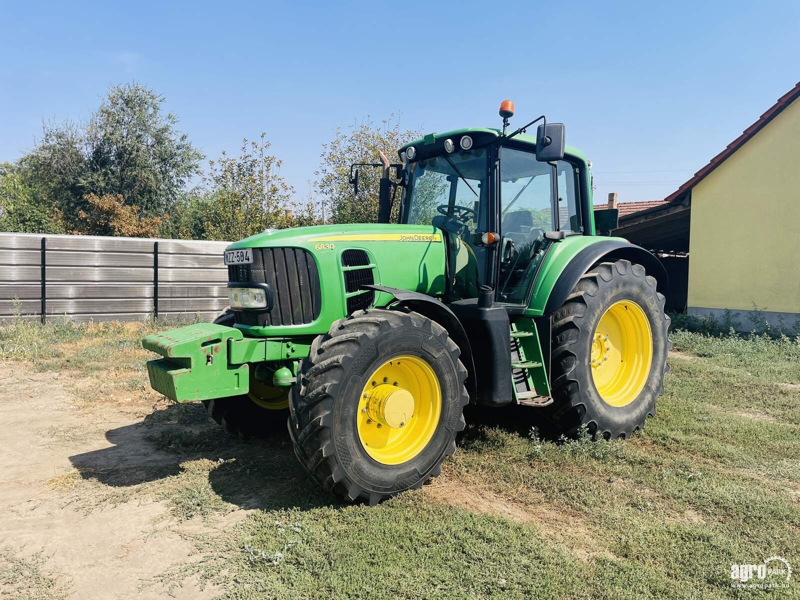 Traktor Türe ait John Deere 6830 PREMIUM, Gebrauchtmaschine içinde Csengele (resim 1)