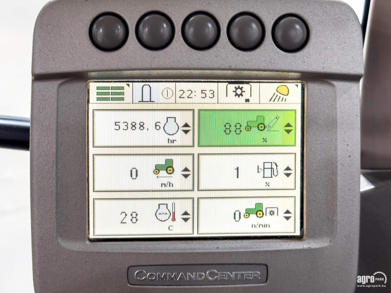 Traktor от тип John Deere 6830 PREMIUM, Gebrauchtmaschine в Csengele (Снимка 10)