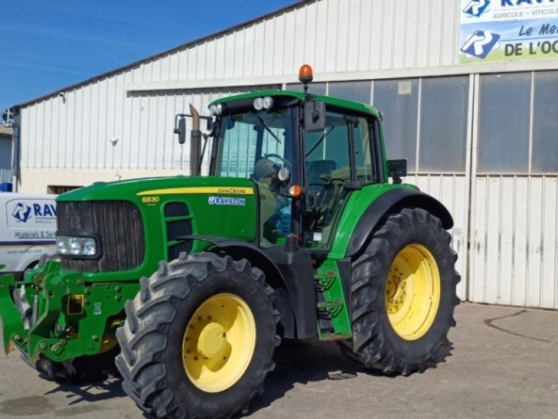 Traktor typu John Deere 6830 PREMIUM, Gebrauchtmaschine v VERT TOULON (Obrázek 1)