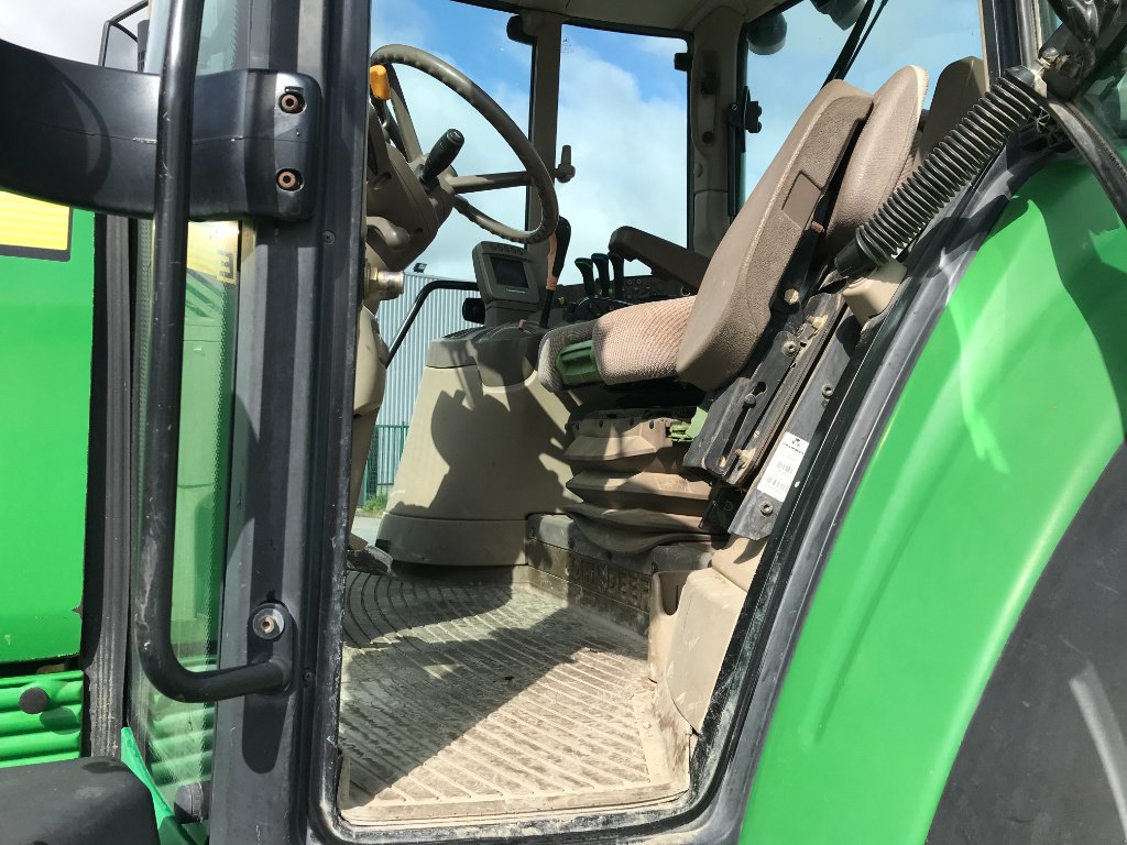 Traktor типа John Deere 6830 PREMIUM, Gebrauchtmaschine в UZERCHE (Фотография 5)