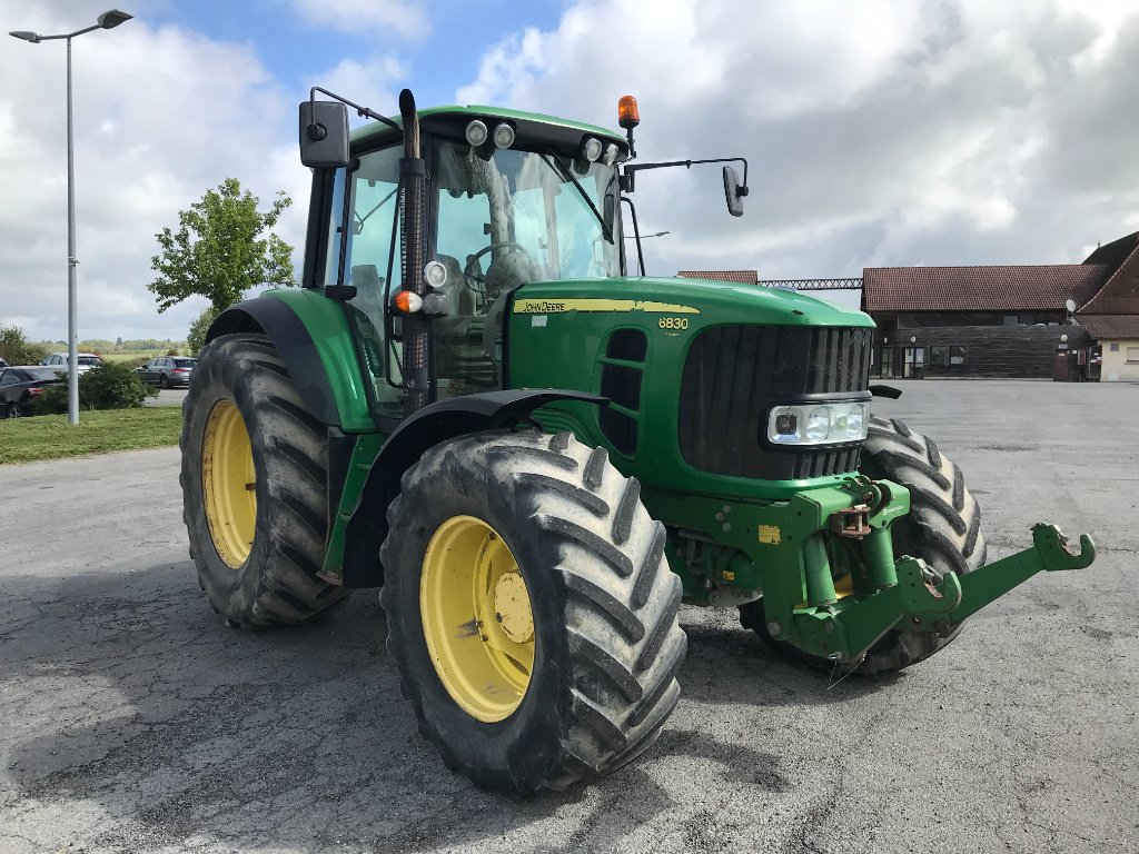 Traktor του τύπου John Deere 6830 PREMIUM, Gebrauchtmaschine σε UZERCHE (Φωτογραφία 1)