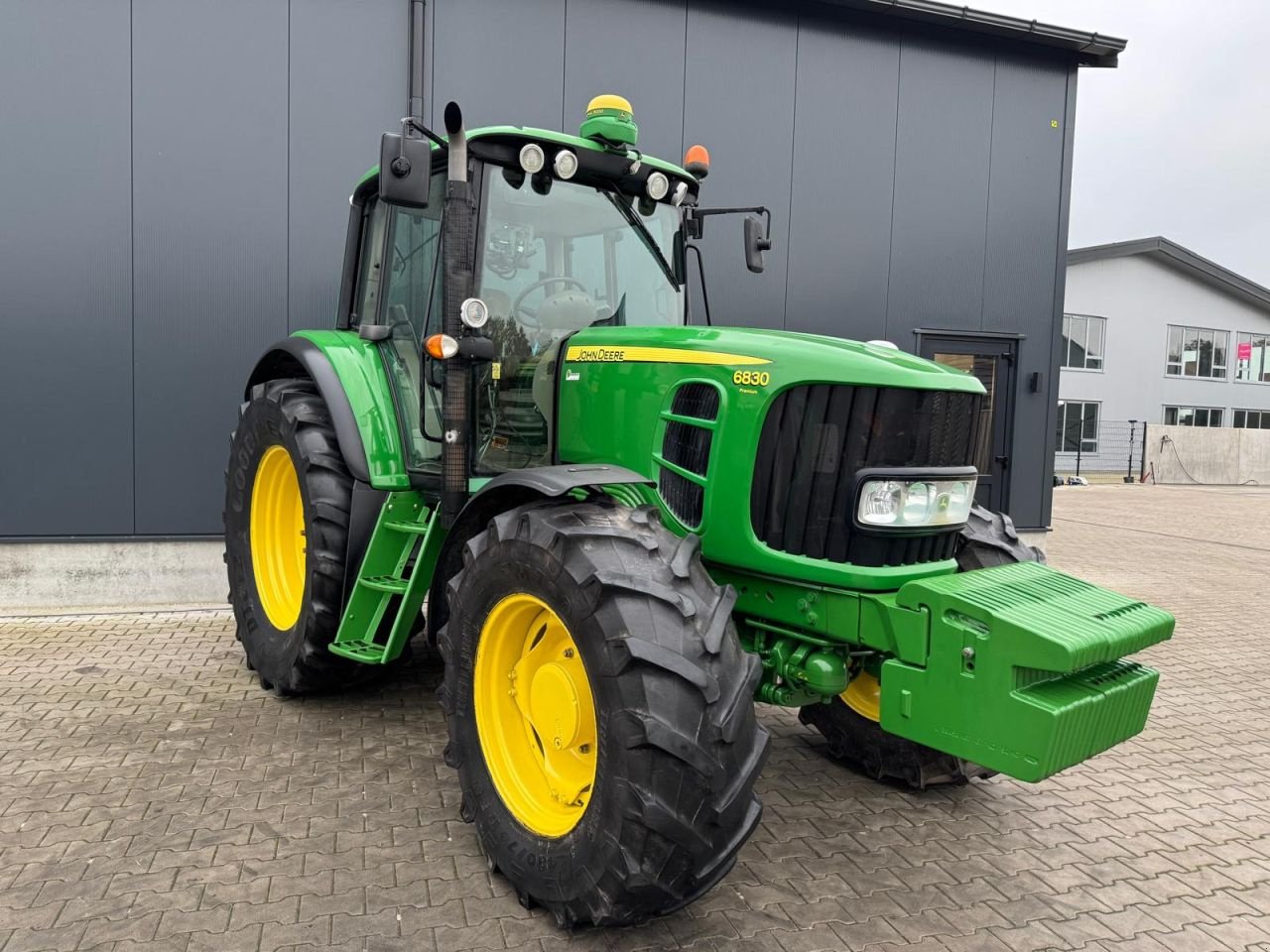 Traktor от тип John Deere 6830 Premium, Gebrauchtmaschine в Daarle (Снимка 3)