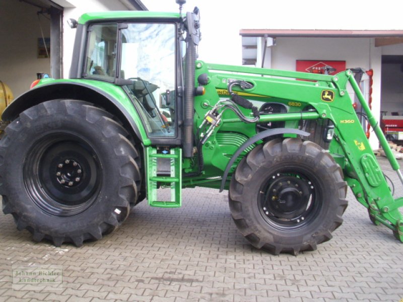 Traktor des Typs John Deere 6830 PREMIUM, Gebrauchtmaschine in Unterneukirchen (Bild 1)