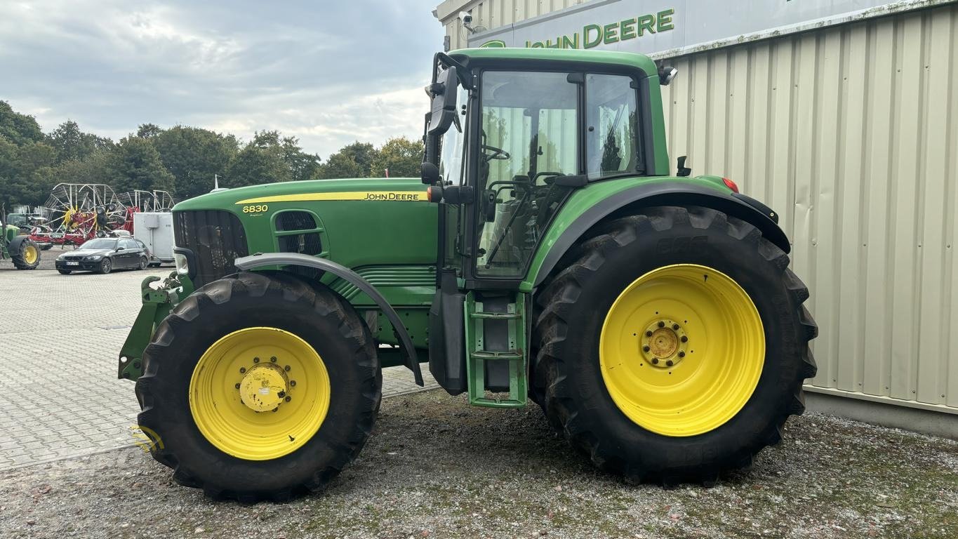 Traktor van het type John Deere 6830 Premium, Gebrauchtmaschine in Aurich (Foto 3)