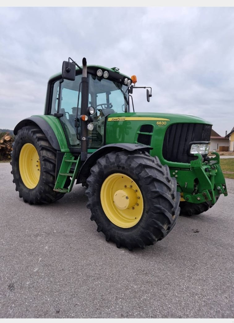 Traktor typu John Deere 6830 PREMIUM, Gebrauchtmaschine v Haag (Obrázek 1)