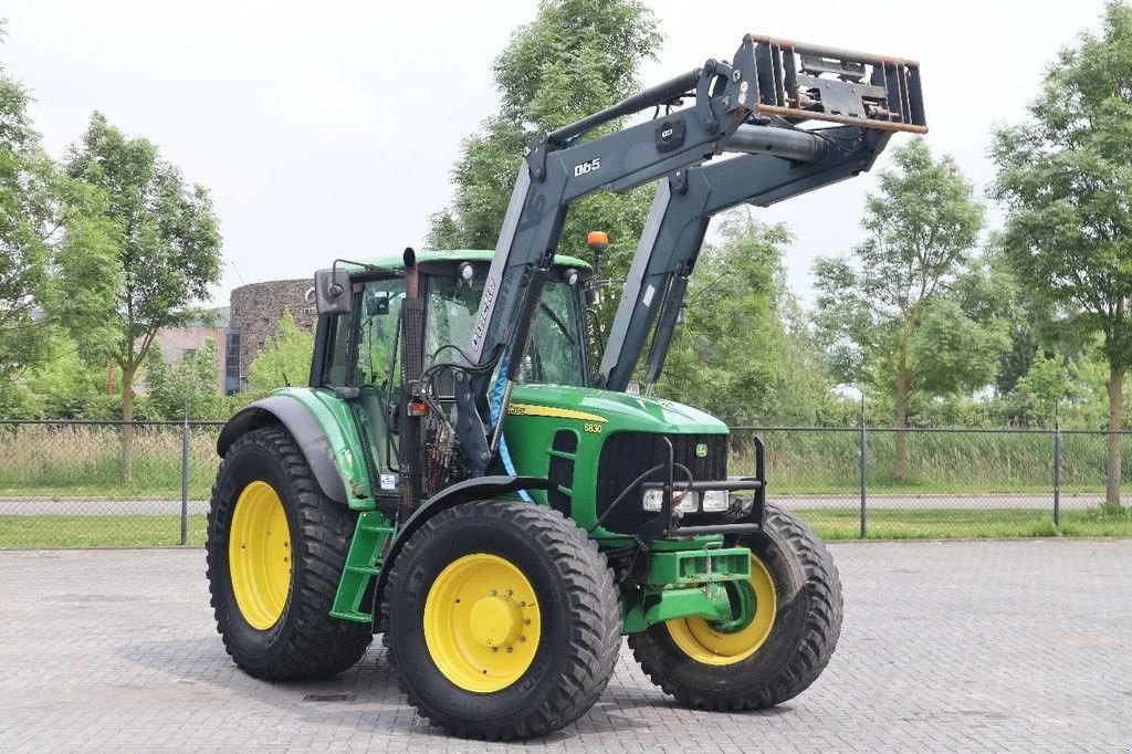 Traktor des Typs John Deere 6830 STD FRONT LOADER 40KM/H POWERQUAD PLUS, Gebrauchtmaschine in Marknesse (Bild 4)