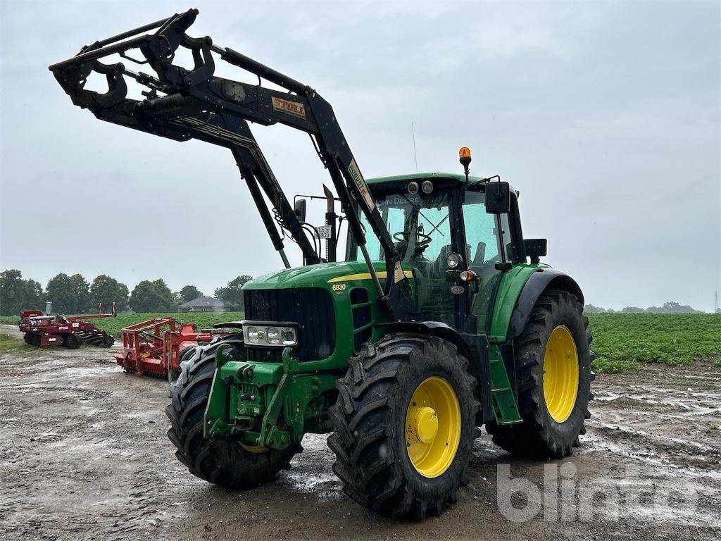 Traktor типа John Deere 6830, Gebrauchtmaschine в Düsseldorf (Фотография 2)