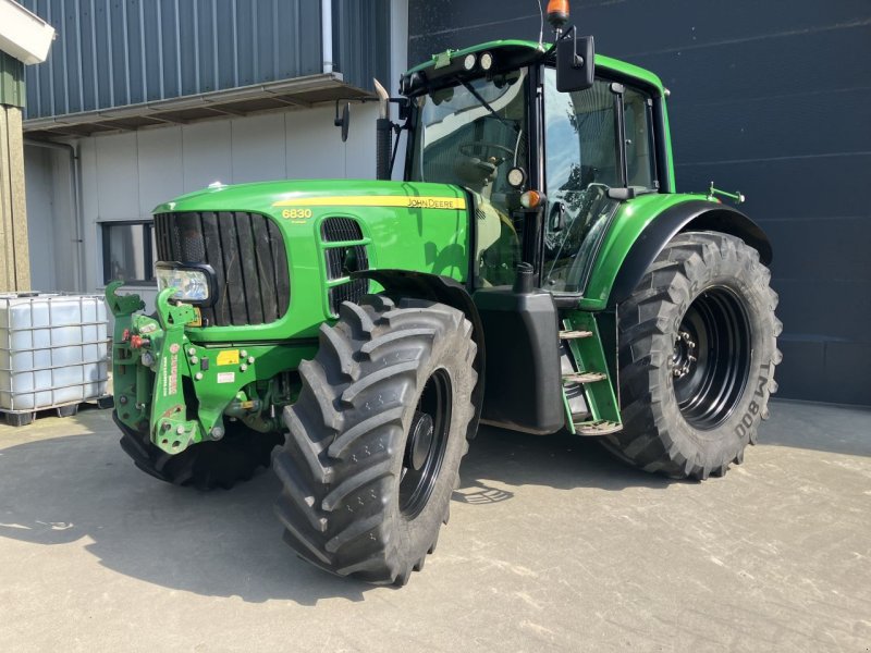 Traktor tip John Deere 6830, Gebrauchtmaschine in St. - Jacobiparochie (Poză 1)