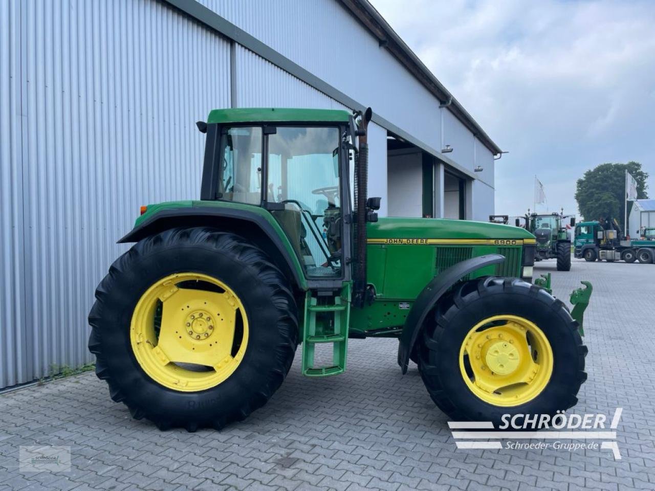 Traktor des Typs John Deere 6900, Gebrauchtmaschine in Wildeshausen (Bild 2)