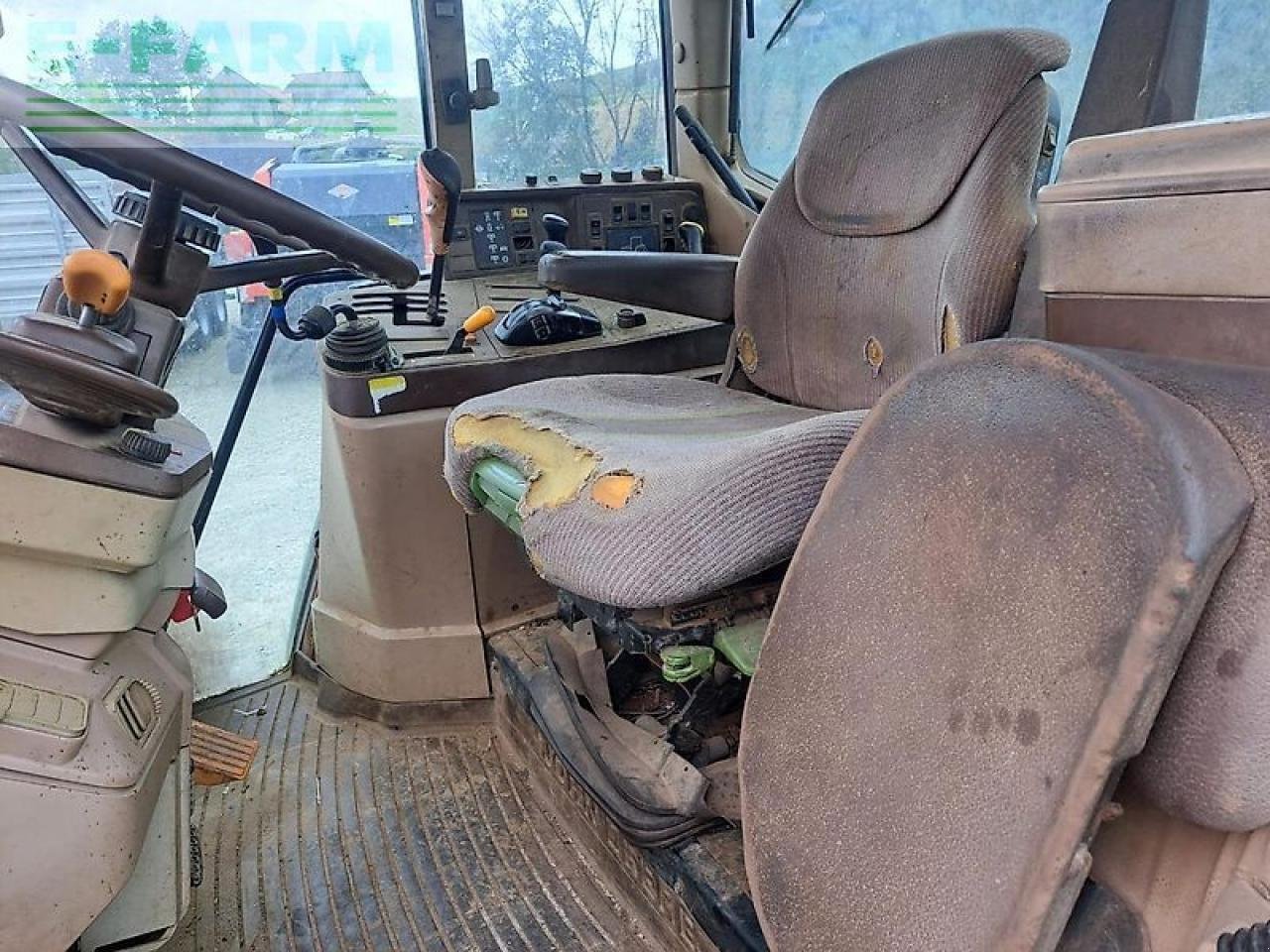 Traktor van het type John Deere 6910 premium, Gebrauchtmaschine in GROBELNO (Foto 11)