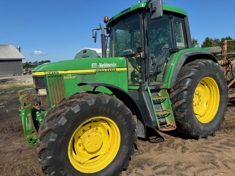 Traktor Türe ait John Deere 6910 TLS FRONTLIFT, POWER QUARD, Gebrauchtmaschine içinde Dronninglund (resim 1)