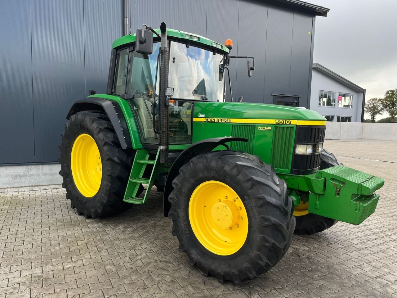 Traktor Türe ait John Deere 6910, Gebrauchtmaschine içinde Daarle (resim 4)