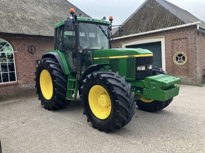 Traktor of the type John Deere 6910, Gebrauchtmaschine in St. - Jacobiparochie (Picture 1)