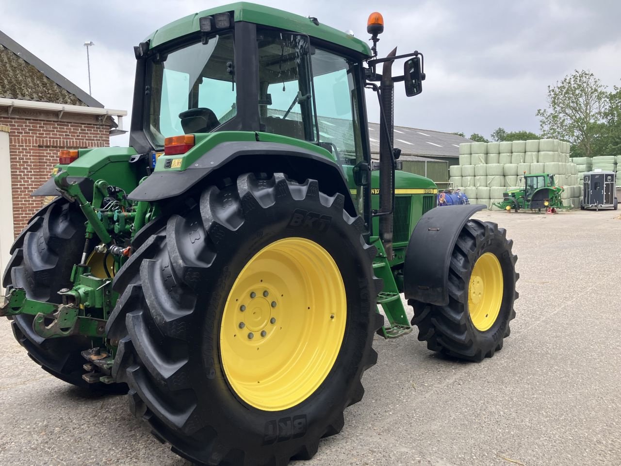 Traktor typu John Deere 6910, Gebrauchtmaschine w St. - Jacobiparochie (Zdjęcie 4)