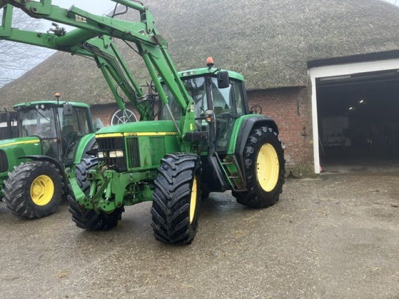 Traktor des Typs John Deere 6910, Gebrauchtmaschine in St. - Jacobiparochie (Bild 1)