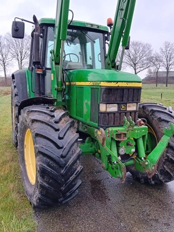 Traktor des Typs John Deere 6910, Gebrauchtmaschine in St. - Jacobiparochie (Bild 9)