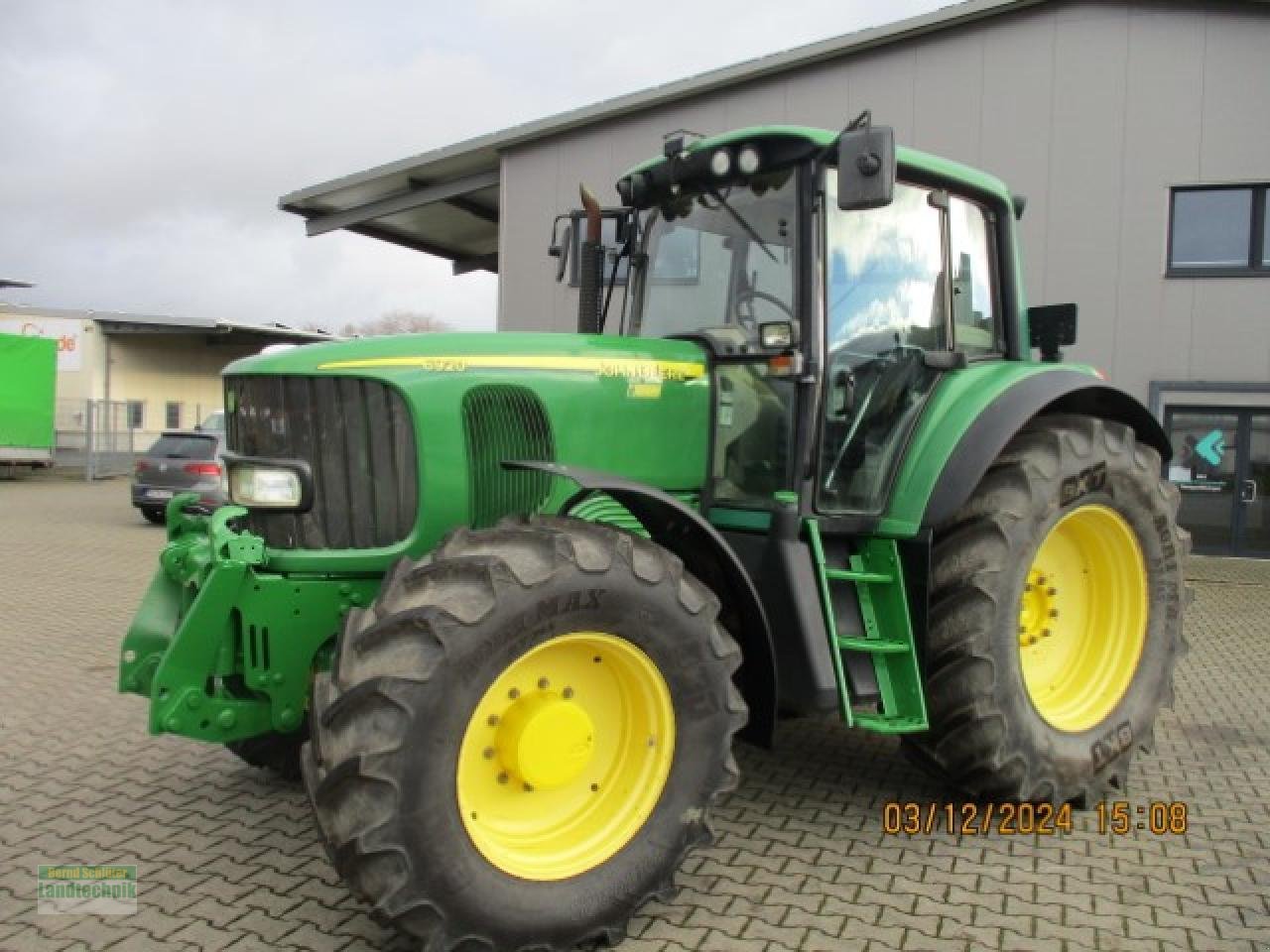 Traktor of the type John Deere 6920, Gebrauchtmaschine in Büren (Picture 1)