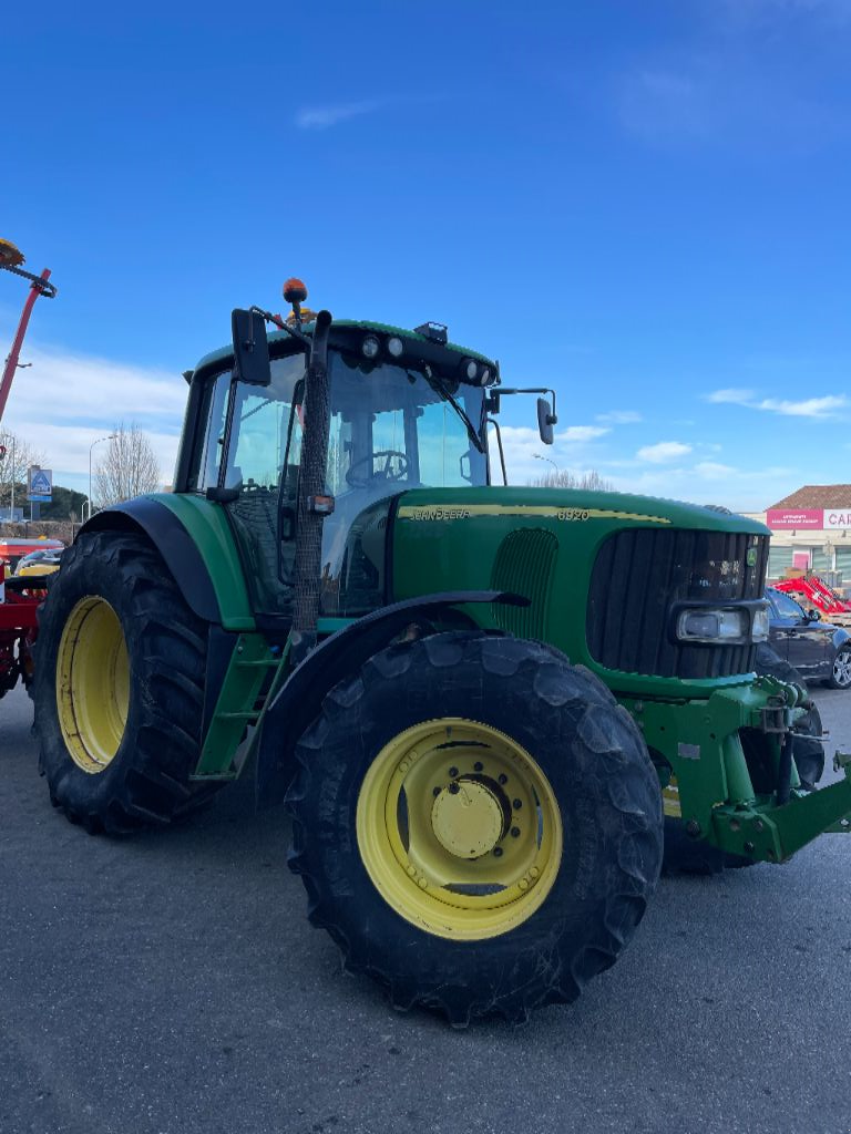 Traktor des Typs John Deere 6920, Gebrauchtmaschine in LOMBEZ (Bild 2)