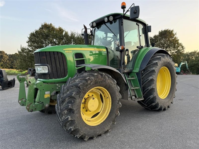 Traktor of the type John Deere 6930 Premium MED GODE DÆK!, Gebrauchtmaschine in Nørager