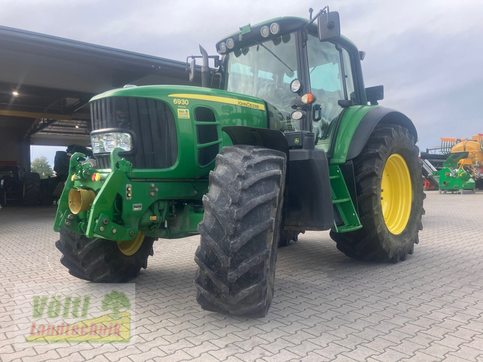 Traktor des Typs John Deere 6930 Premium, Gebrauchtmaschine in Hutthurm bei Passau (Bild 1)