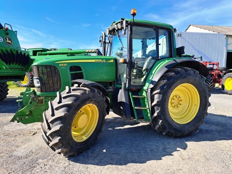 Traktor of the type John Deere 6930, Gebrauchtmaschine in SAINT-GERMAIN DU PUY (Picture 1)