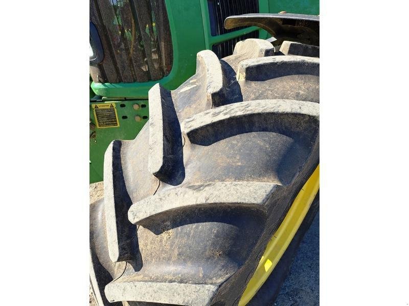 Traktor za tip John Deere 6930, Gebrauchtmaschine u SAINT-GERMAIN DU PUY (Slika 3)