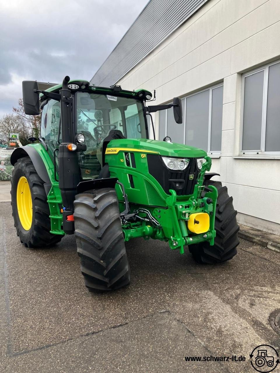 Traktor des Typs John Deere 6R 110, Neumaschine in Aspach (Bild 5)