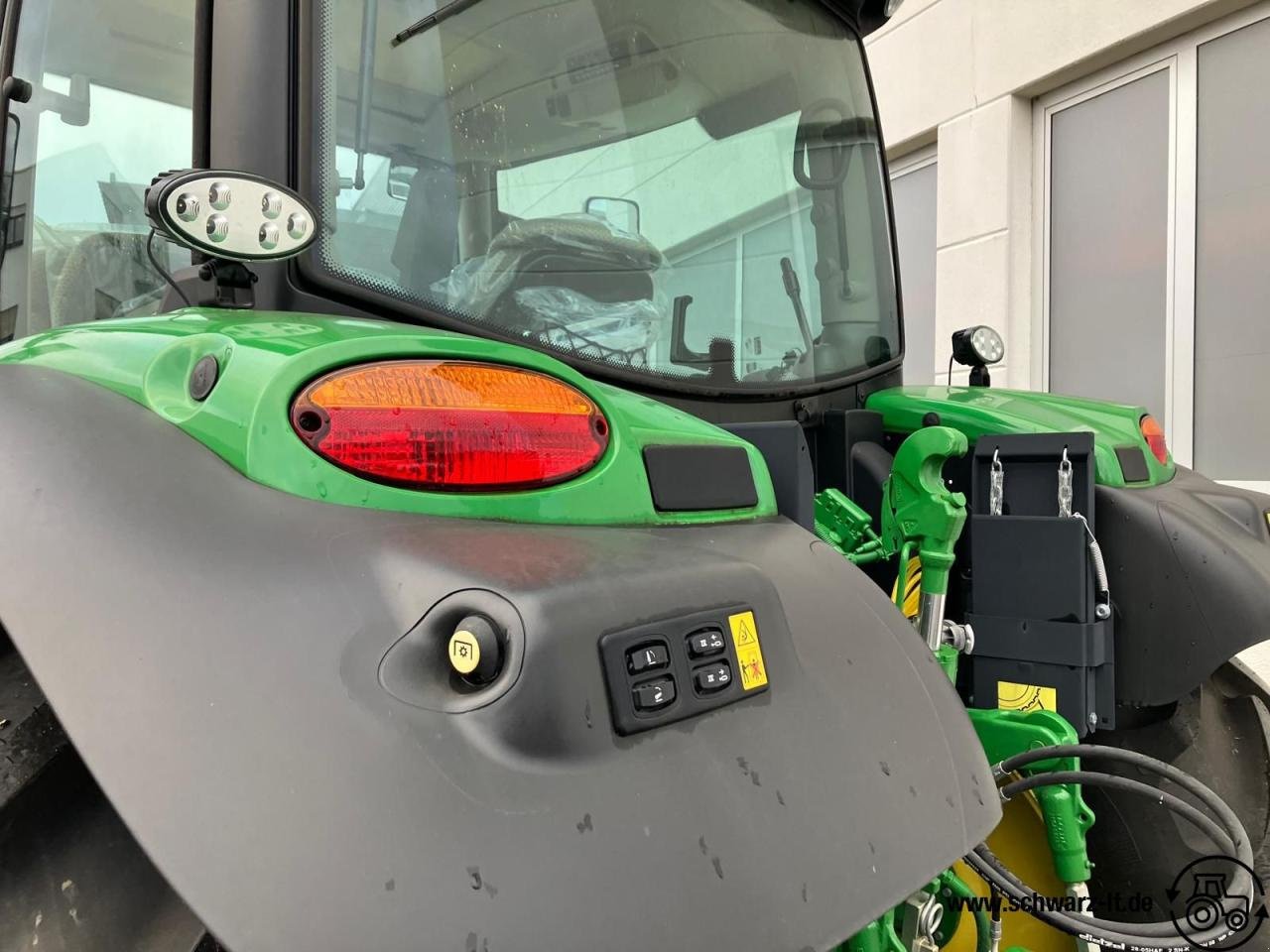 Traktor des Typs John Deere 6R 110, Neumaschine in Aspach (Bild 12)