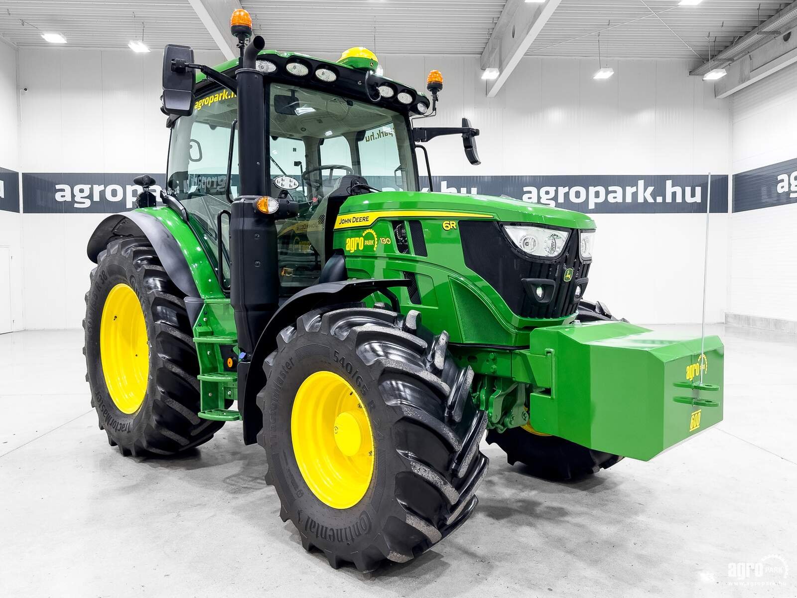 Traktor типа John Deere 6R 130, Gebrauchtmaschine в Csengele (Фотография 2)