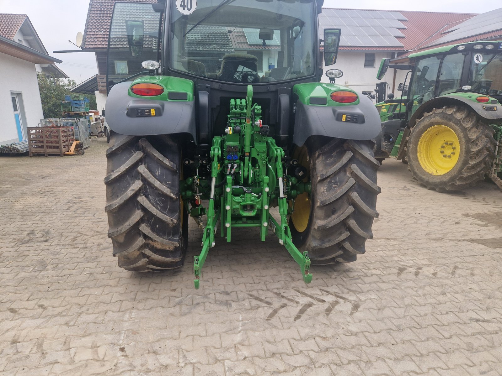 Traktor des Typs John Deere 6R 130, Gebrauchtmaschine in Osterhofen (Bild 3)