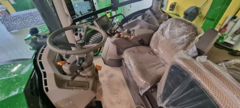 Traktor van het type John Deere 6R 150, Gebrauchtmaschine in Videbæk (Foto 4)