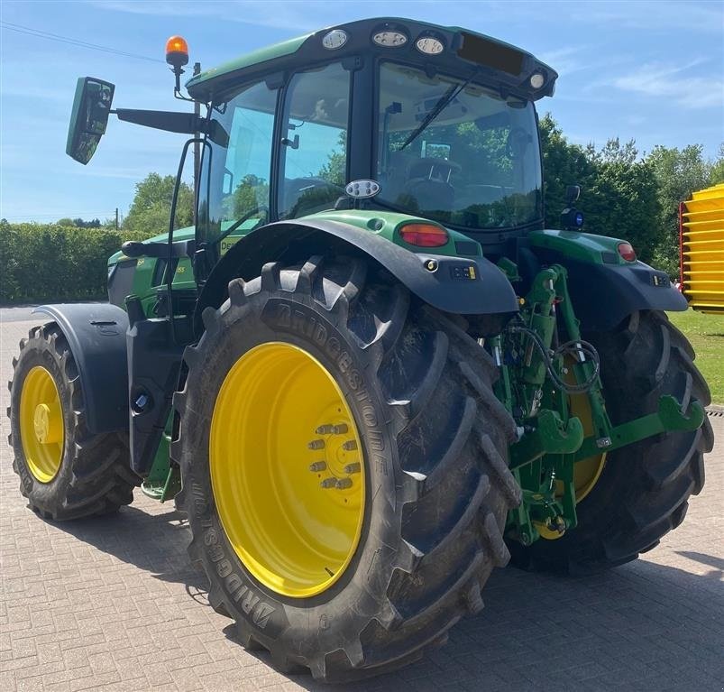 Traktor tip John Deere 6R 155 Front PTO GPS AutoTrac klar. Luft og hydraulik bremser. Frint PTO. Flere på vej ind. Ring til Ulrik på 40255544. Jeg snakker Jysk., Gebrauchtmaschine in Kolding (Poză 3)