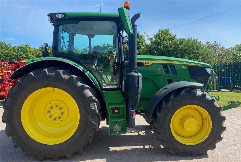 Traktor tip John Deere 6R 155 Front PTO GPS AutoTrac klar. Luft og hydraulik bremser. Frint PTO. Flere på vej ind. Ring til Ulrik på 40255544. Jeg snakker Jysk., Gebrauchtmaschine in Kolding (Poză 4)