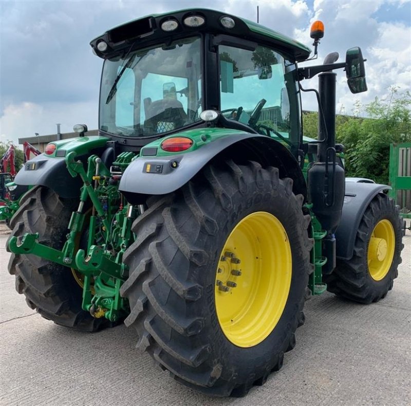 Traktor typu John Deere 6R 155 Front PTO Luft og hydraulic bremser. Front PTO. GPS ready. Ring til Ulrik på 40255544. Jeg snakker Jysk., Gebrauchtmaschine w Kolding (Zdjęcie 5)