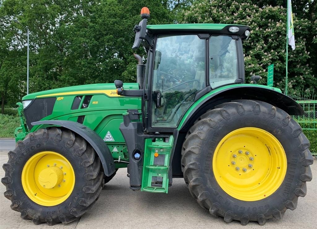 Traktor des Typs John Deere 6R 155 Front PTO Luft og hydraulic bremser. Front PTO. GPS ready. Ring til Ulrik på 40255544. Jeg snakker Jysk., Gebrauchtmaschine in Kolding (Bild 2)