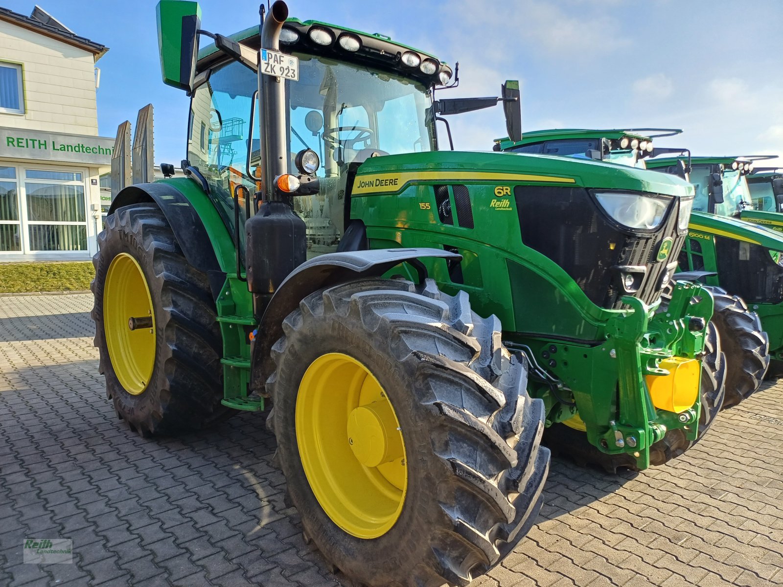 Traktor des Typs John Deere 6R 155, Gebrauchtmaschine in Wolnzach (Bild 1)