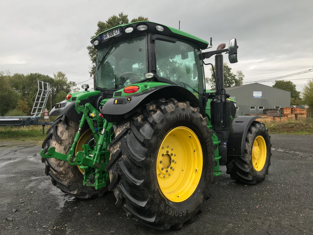 Traktor des Typs John Deere 6R 185 AUTOTRAC DISPONIBLE ., Gebrauchtmaschine in UZERCHE (Bild 3)