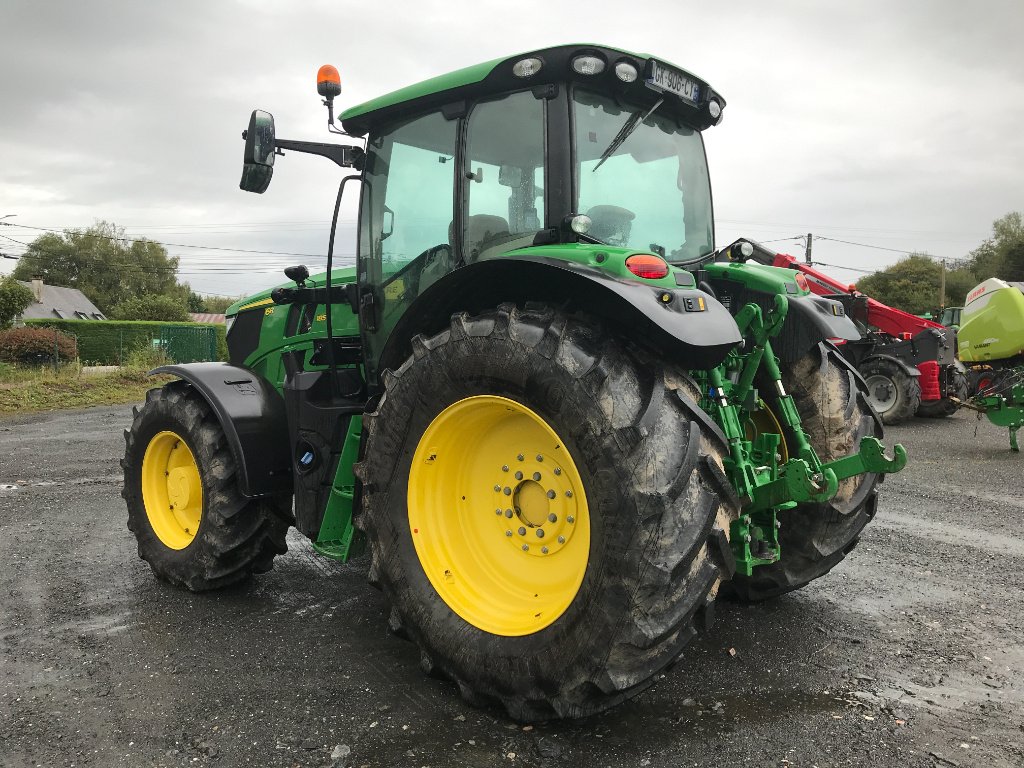 Traktor des Typs John Deere 6R 185 AUTOTRAC DISPONIBLE ., Gebrauchtmaschine in UZERCHE (Bild 4)