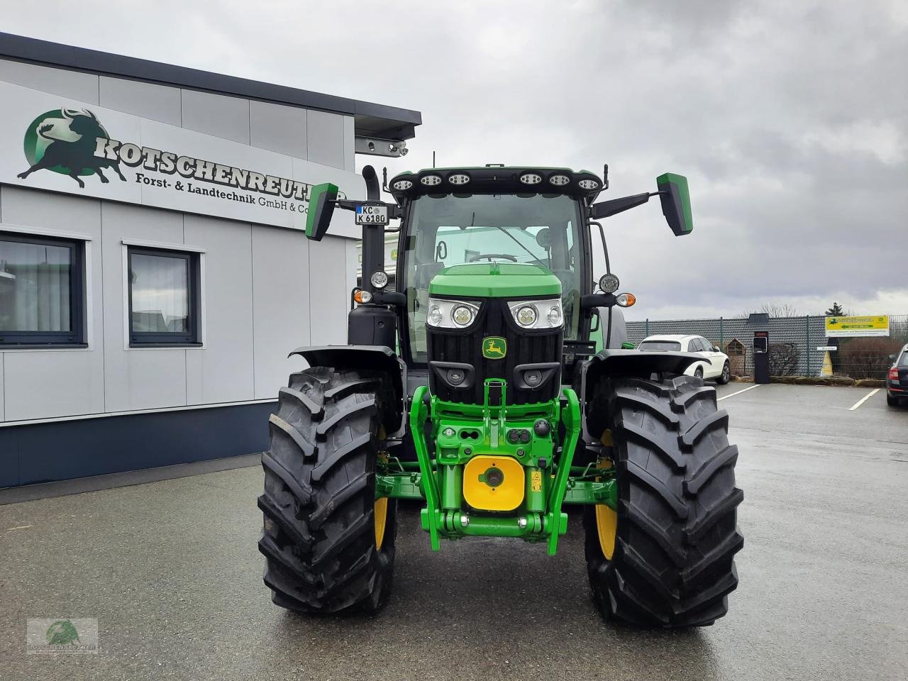 Traktor of the type John Deere 6R 185, Neumaschine in Teichröda (Picture 2)