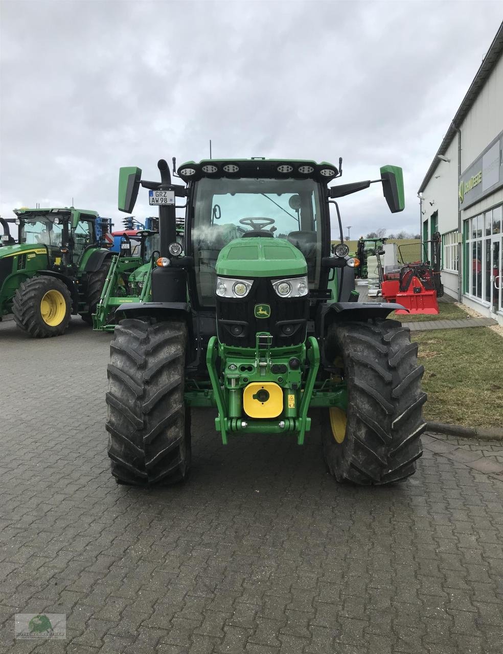 Traktor of the type John Deere 6R 185, Neumaschine in Steinwiesen (Picture 2)