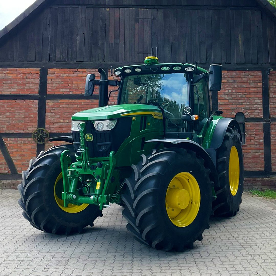 Traktor of the type John Deere 6R 185, Mietmaschine in Gerasdorf (Picture 1)