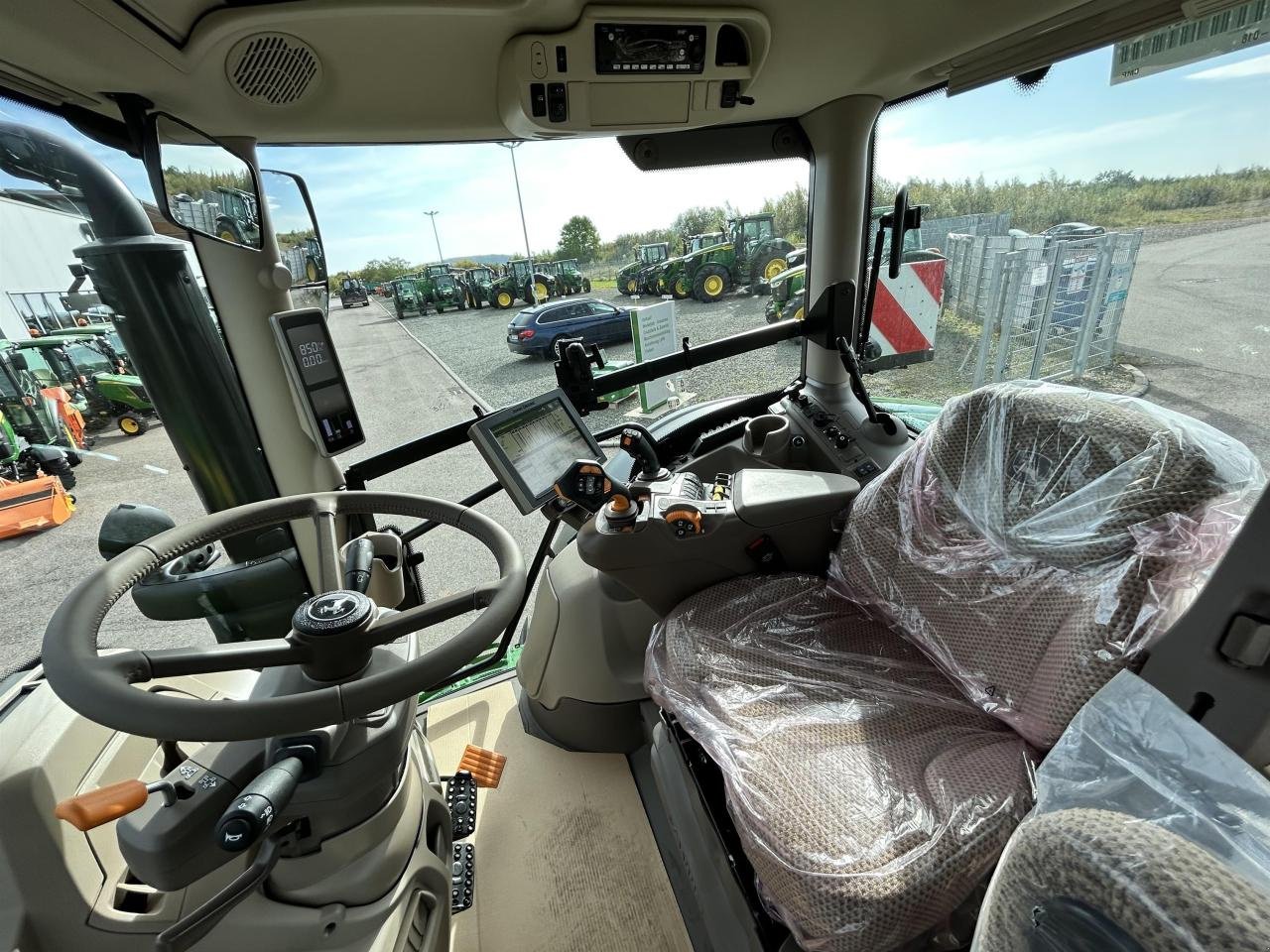 Traktor van het type John Deere 6R 185, Vorführmaschine in Niederkirchen (Foto 6)