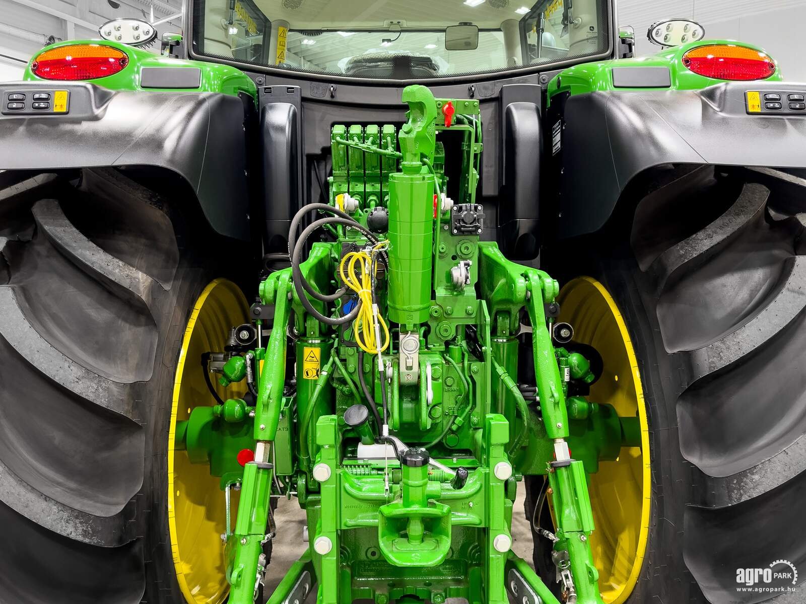 Traktor of the type John Deere 6R 195, Gebrauchtmaschine in Csengele (Picture 7)