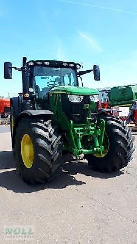 Traktor от тип John Deere 6R 195, Neumaschine в Limburg (Снимка 2)