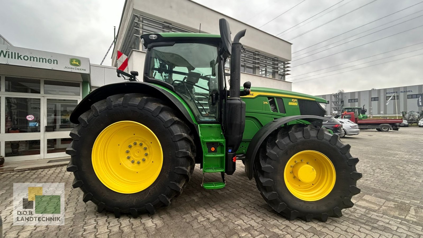 Traktor des Typs John Deere 6R 215 6R215 mit Garantieverlängerung bis 05/2025, Gebrauchtmaschine in Regensburg (Bild 2)