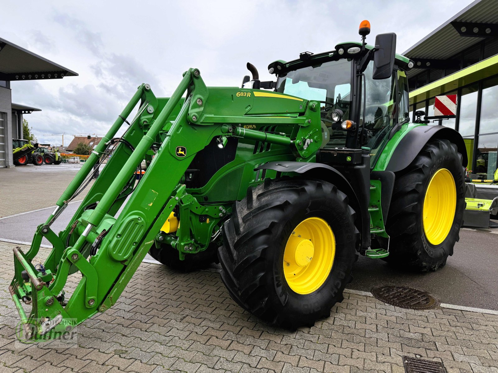 Traktor Türe ait John Deere 6R 215 6R215, Gebrauchtmaschine içinde Hohentengen (resim 1)