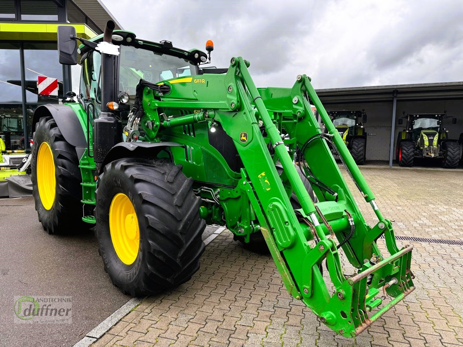 Traktor des Typs John Deere 6R 215 6R215, Gebrauchtmaschine in Hohentengen (Bild 2)